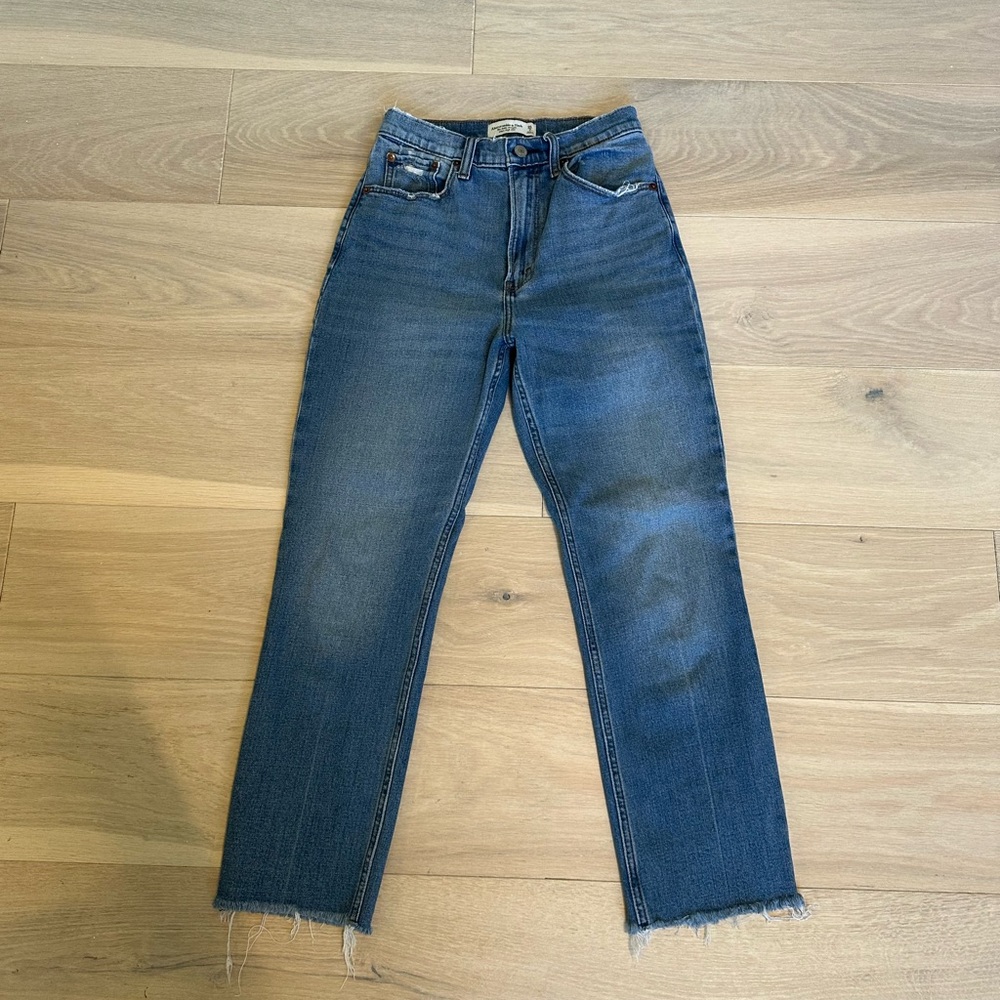 Abercrombie & Fitch - Ankle Straight Ultra High Rise - Size 2